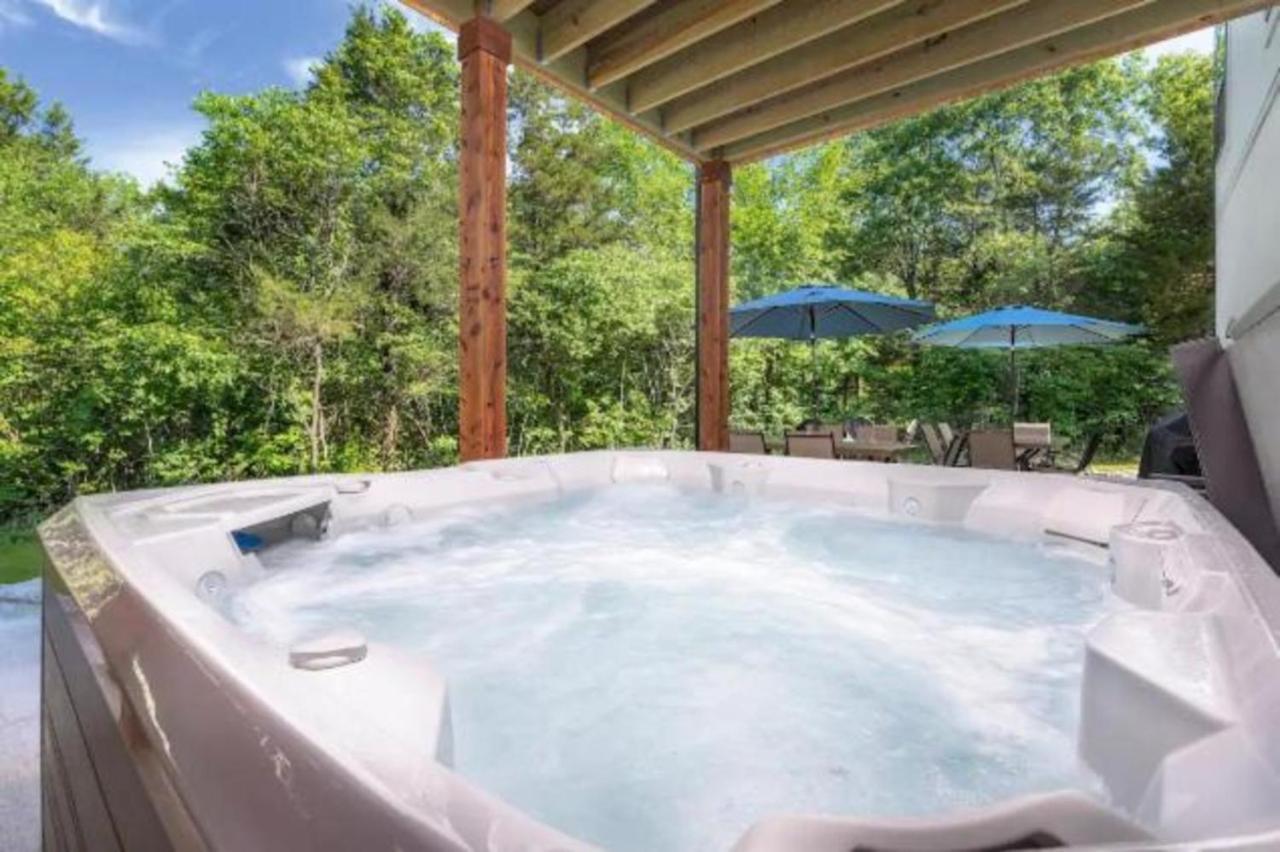 Premier Retreat With Hot Tub, Theater & Pool Table Villa Hollister Exterior photo
